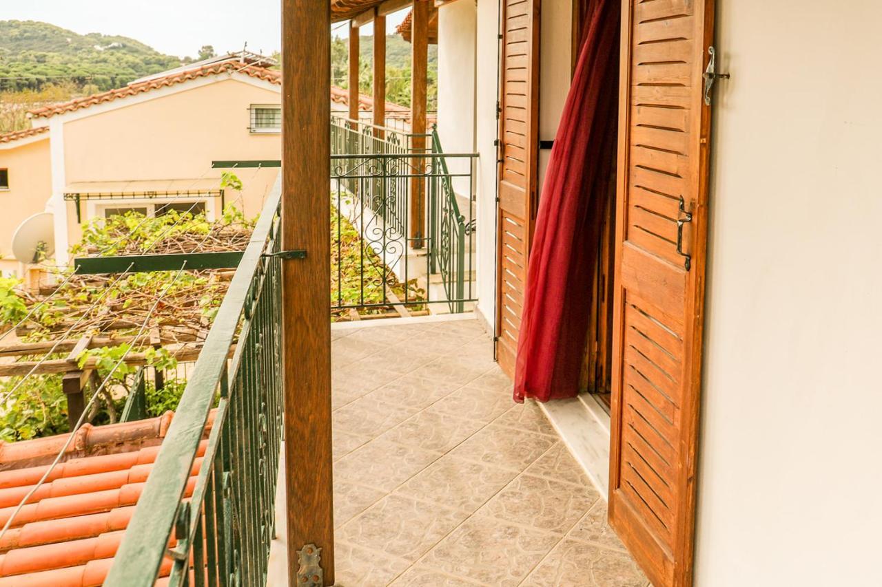Sunset Studios & Apartments Koukounaries Exterior photo